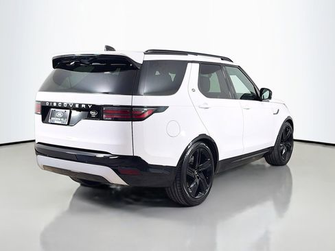 Certified 2023 Land Rover Discovery Metropolitan Edition AWD/4WD image 5