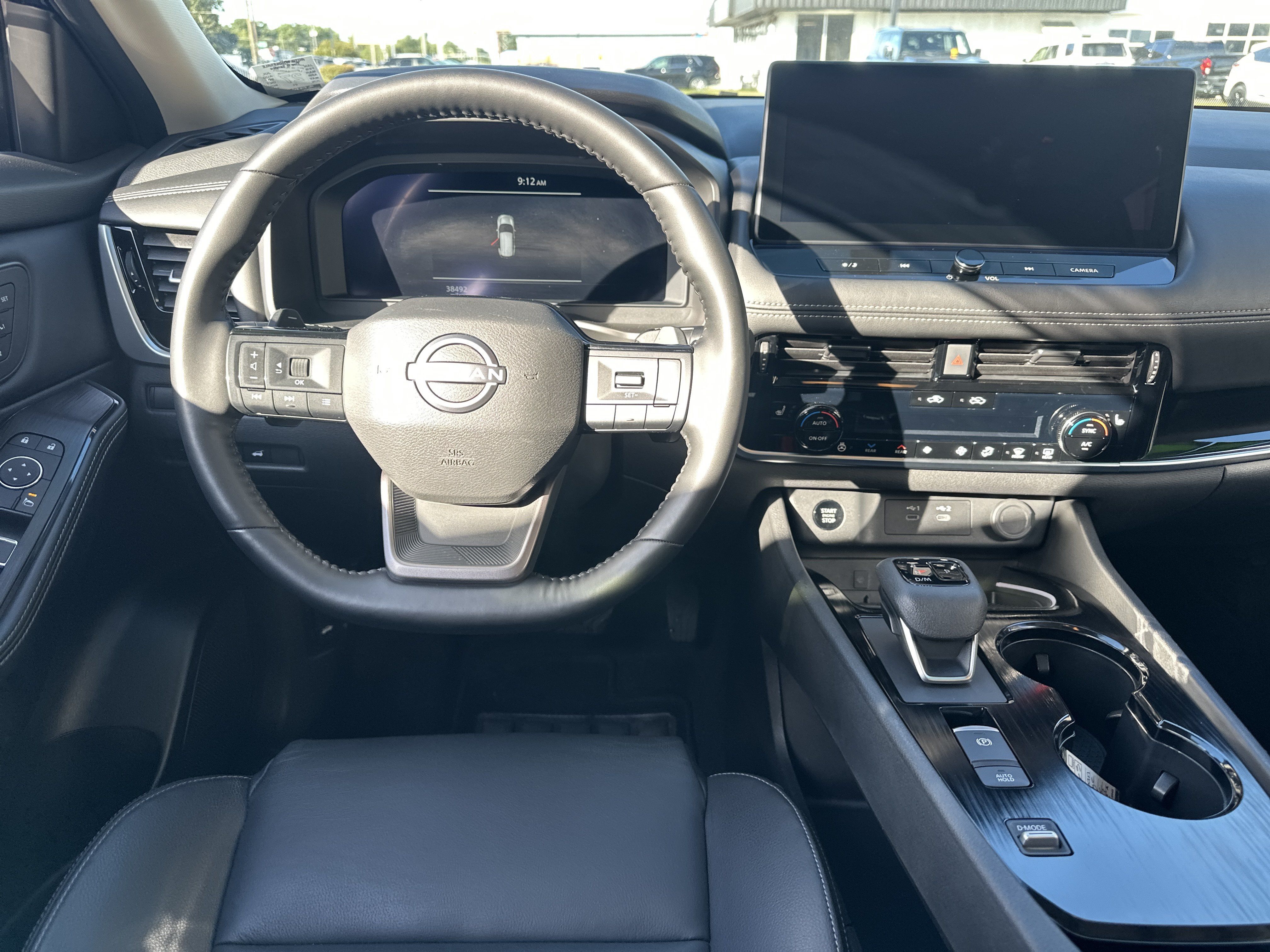 Used 2025 Nissan Rogue SL w/ SL Premium Package FWD image 15