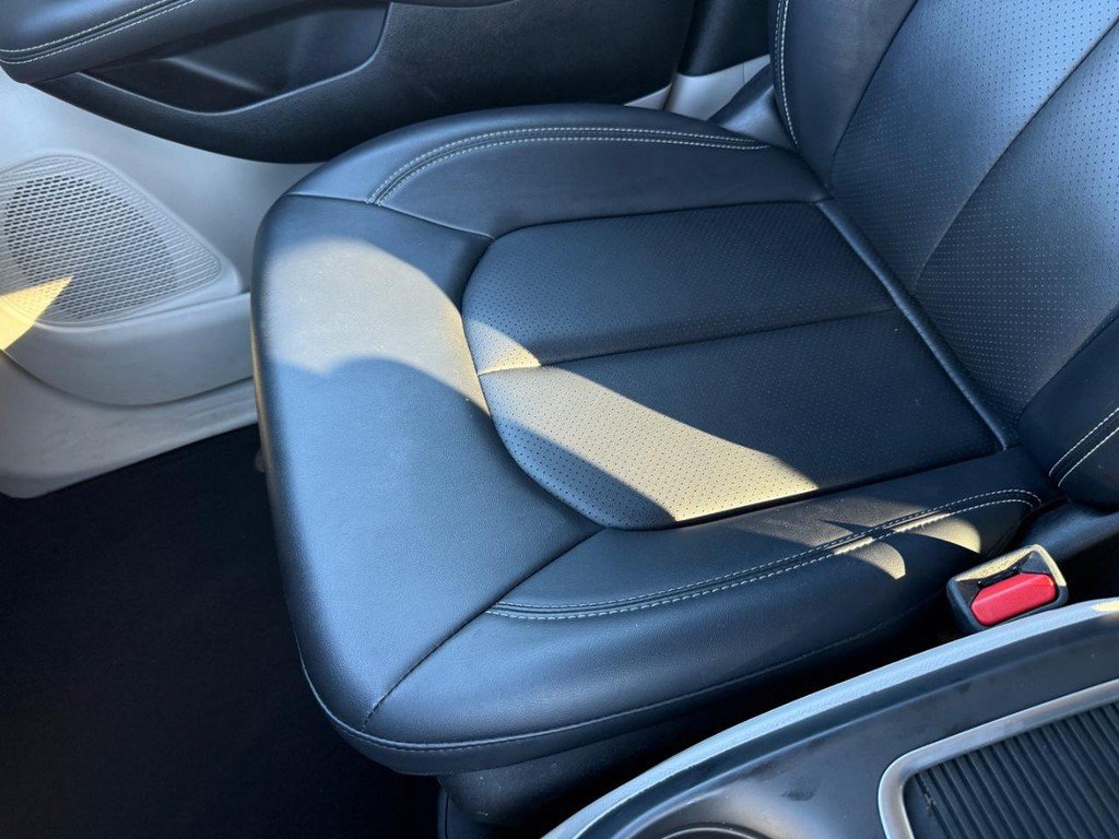 Certified 2024 Chrysler Pacifica Limited FWD image 20