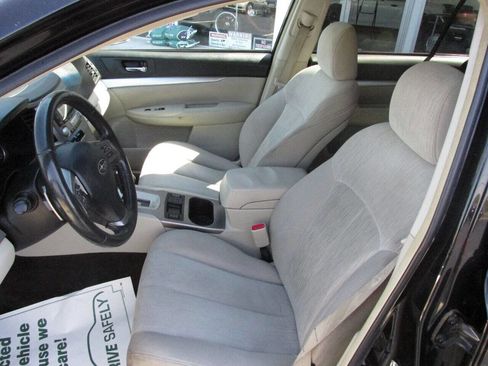 Used 2013 Subaru Outback 2.5i Premium image 8