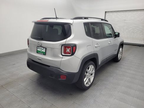 Used 2021 Jeep Renegade Latitude FWD image 9