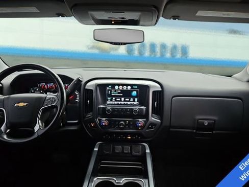 Used 2018 Chevrolet Silverado 1500 LT w/ Midnight Edition image 16