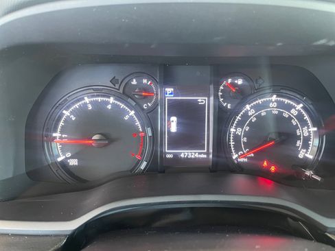 Certified 2024 Toyota 4Runner SR5 Premium image 10