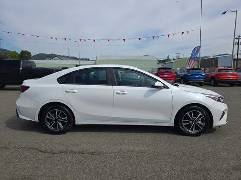 Used 2024 Kia Forte LXS FWD image 6