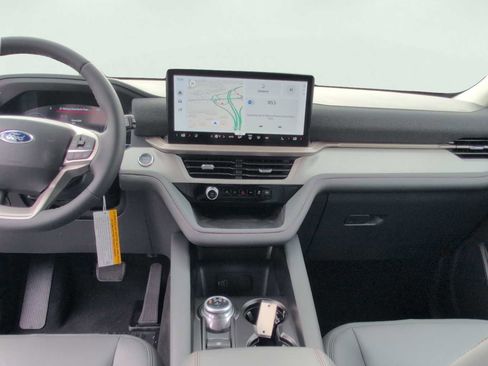 New 2026 Ford Explorer Active RWD image 5