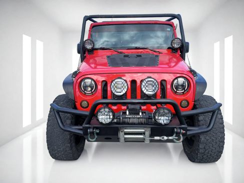 Used 2015 Jeep Wrangler Unlimited Sahara w/ Connectivity Group AWD/4WD image 3
