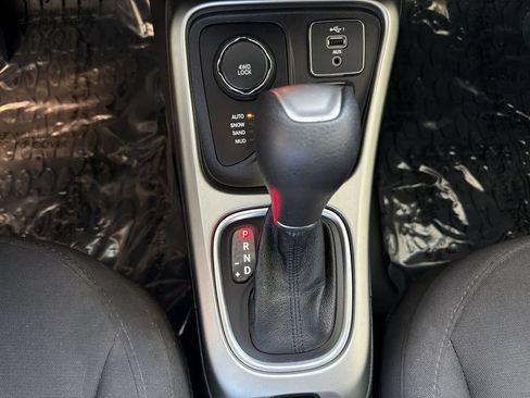 Used 2020 Jeep Compass Sport AWD/4WD image 16