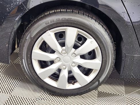 Used 2020 Toyota Corolla LE image 9