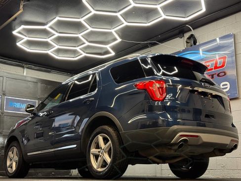 Used 2017 Ford Explorer XLT w/ Equipment Group 201A image 7