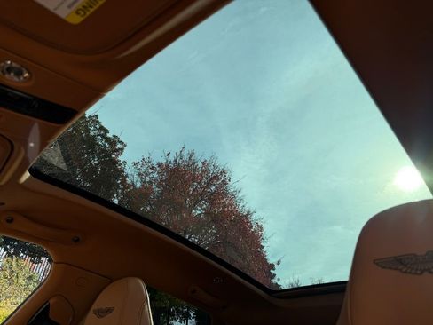 Used 2023 Aston Martin DBX 707 image 32