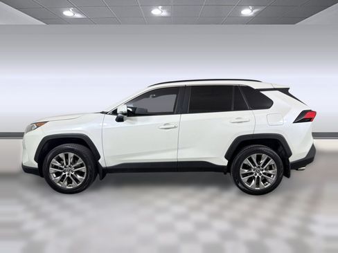 Used 2021 Toyota RAV4 XLE Premium AWD/4WD image 2