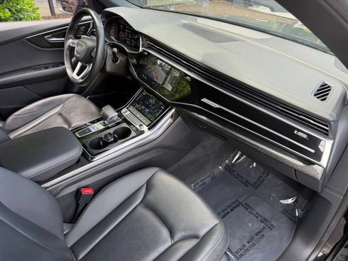 Used 2023 Audi Q8 Premium Plus w/ Premium Plus Package AWD/4WD image 30