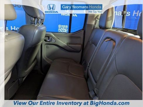 Used 2019 Nissan Frontier SL image 17