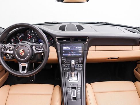 Used 2019 Porsche 911 Targa 4 AWD/4WD image 25