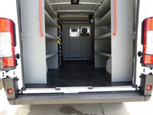 Used 2025 RAM ProMaster 2500 w/ Safety Group FWD image 17