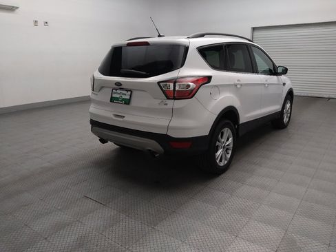 Used 2018 Ford Escape SE image 9