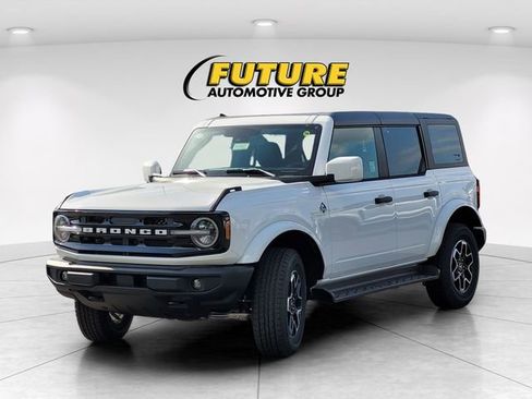 New 2026 Ford Bronco Outer Banks AWD/4WD image 2