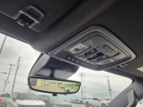 Used 2024 GMC Sierra 1500 AT4 w/ Technology Package image 21