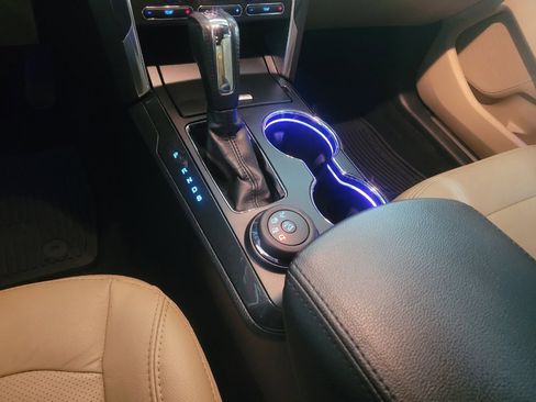 Used 2016 Ford Explorer Limited image 26