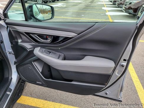 Certified 2025 Subaru Outback Onyx Edition image 33