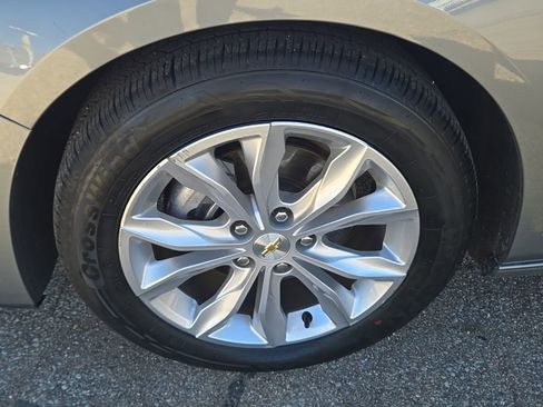 Used 2024 Chevrolet Malibu LT image 40