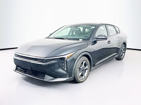 Used 2025 Kia K4 LXS FWD image 3