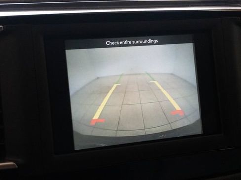 Used 2020 Chrysler Pacifica Touring w/ S Appearance Package FWD image 30