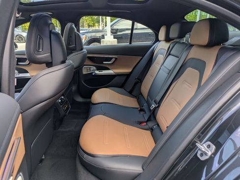 New 2026 Mercedes-Benz E 53 AMG e 4MATIC Sedan image 15