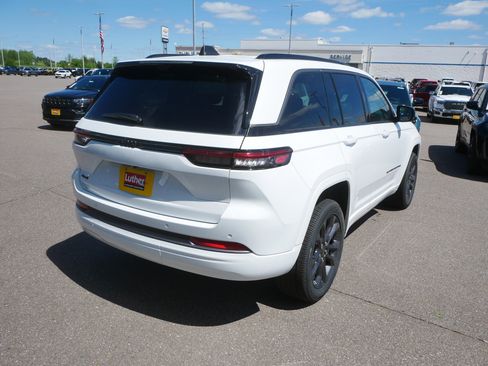 New 2026 Jeep Grand Cherokee Limited AWD/4WD image 3