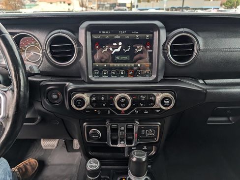 Used 2020 Jeep Gladiator Overland image 9