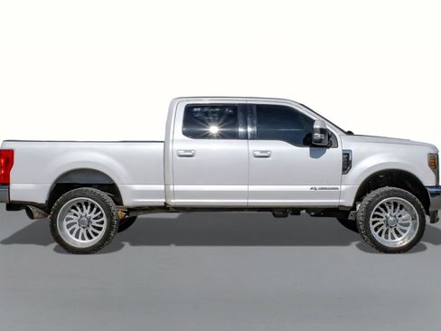 Used 2019 Ford F250 Lariat w/ Lariat Value Package image 5