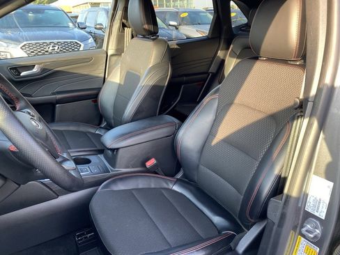 Used 2025 Ford Escape ST-Line image 19