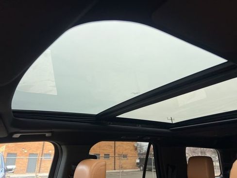 Certified 2022 Ford Expedition Platinum image 21