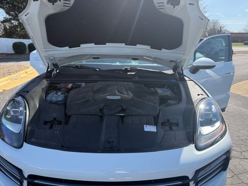 Used 2019 Porsche Cayenne image 16