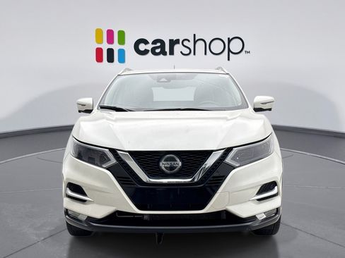 Used 2022 Chevrolet Bolt EUV LT w/ Comfort Package FWD image 8