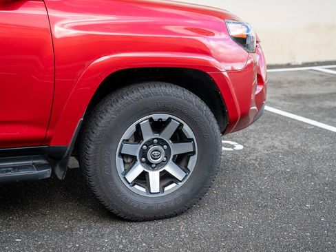 Used 2022 Toyota 4Runner TRD Off-Road Premium image 9