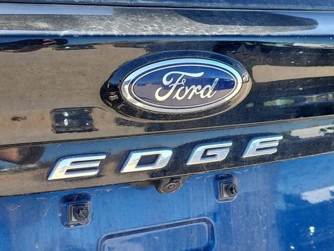 Used 2021 Ford Edge SE image 6