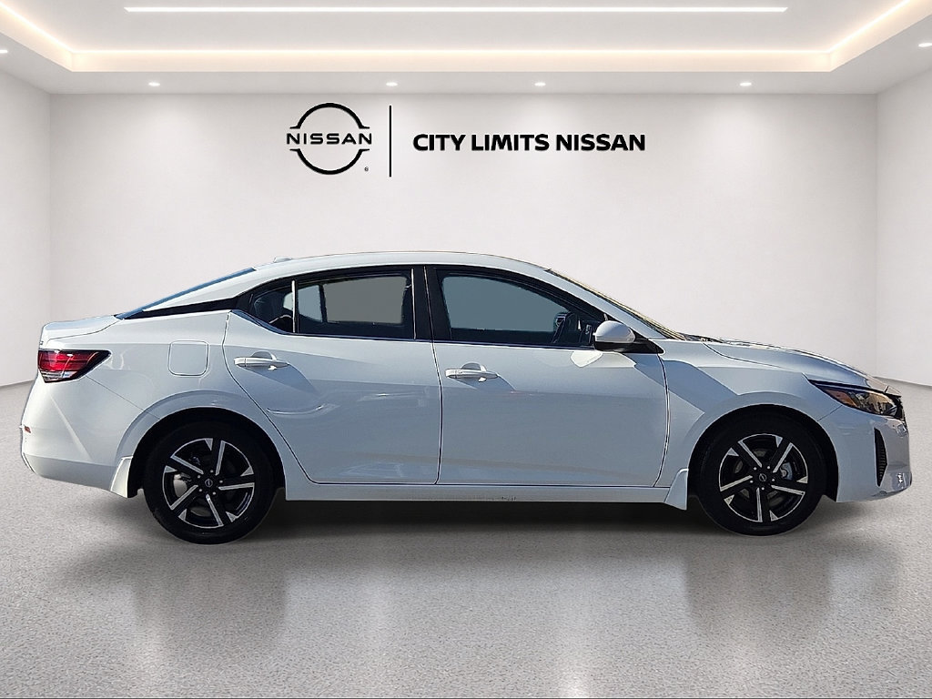 Used 2024 Nissan Sentra SV FWD image 4
