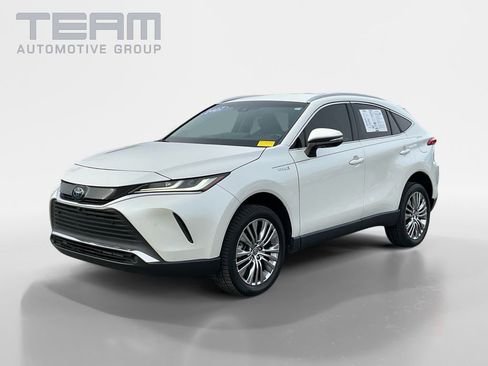 Used 2021 Toyota Venza Limited image 3