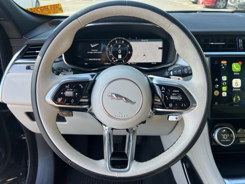 Used 2026 Jaguar F-PACE R-Dynamic S AWD/4WD image 19