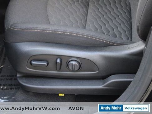 Used 2021 Chevrolet Equinox LT FWD image 14