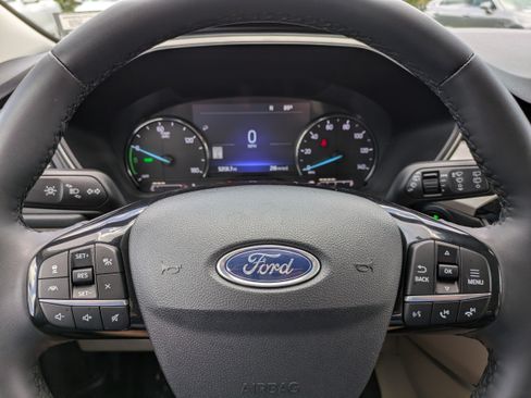 Used 2021 Ford Escape SE w/ SE Sport Appearance Package FWD image 26