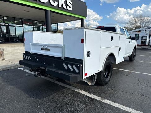 Used 2024 RAM 3500 Tradesman w/ Chrome Appearance Group AWD/4WD image 8