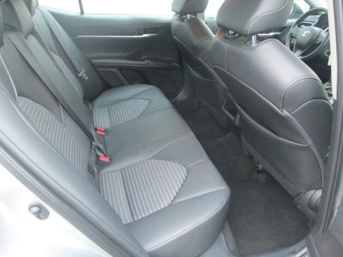 Used 2024 Toyota Camry SE FWD image 11