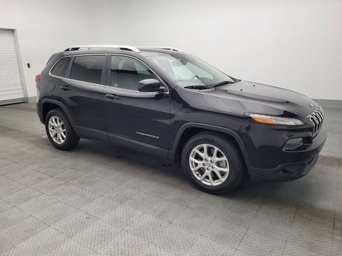 Used 2014 Jeep Cherokee Latitude image 11