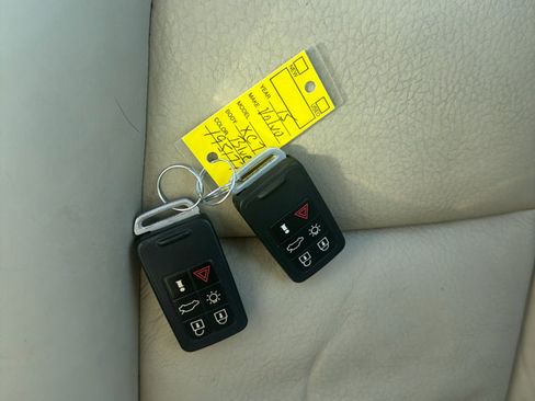 Used 2015 Volvo XC70 3.2 Platinum image 30