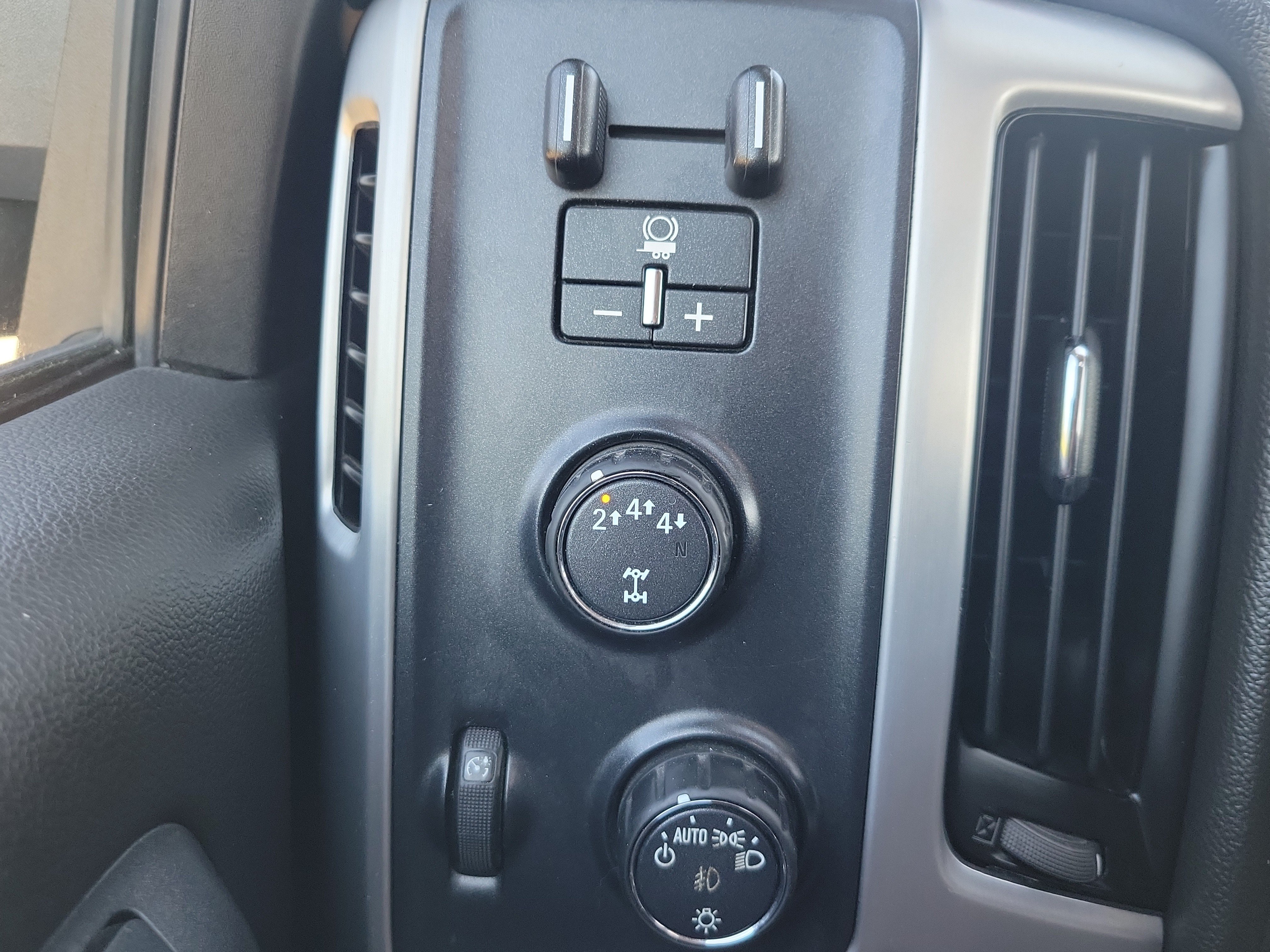 Used 2018 GMC Sierra 2500 SLT AWD/4WD image 30