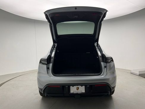Used 2025 Porsche Macan Electric image 20