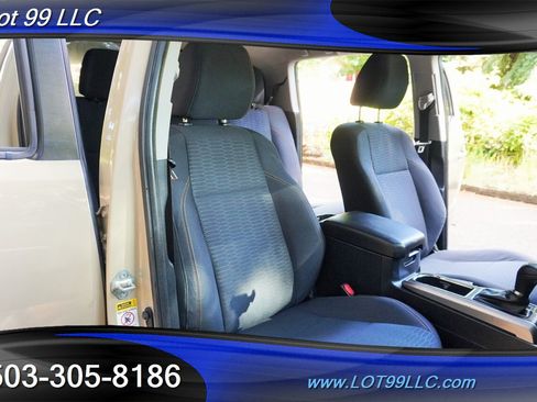 Used 2017 Toyota Tacoma SR5 w/ Tow Package AWD/4WD image 21