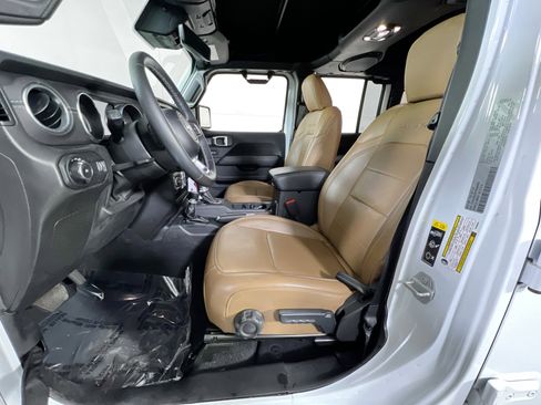 Used 2023 Jeep Wrangler Sahara w/ Safety Group image 21